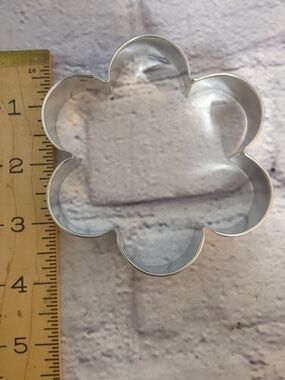 Metal Flower Cookie Cutter - Silver